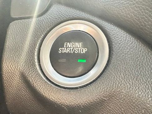 Used 2018 Chevrolet Equinox LT AWD/4WD image 13