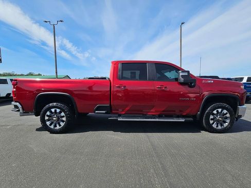 Used 2021 Chevrolet Silverado 2500 LT w/ All Star Edition AWD/4WD image 2