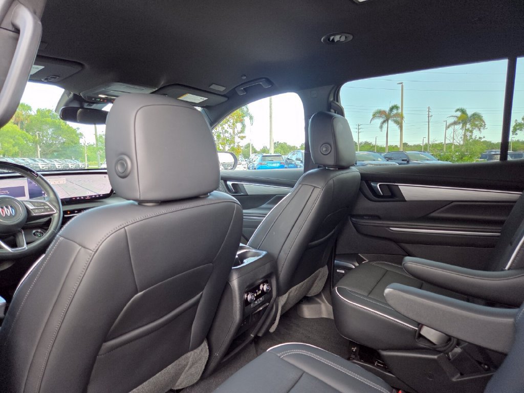 Used 2025 Buick Enclave Preferred w/ Super Cruise Package FWD image 26