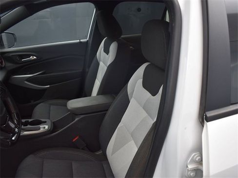 Used 2024 Chevrolet Trax RS w/ Driver Confidence Package image 17