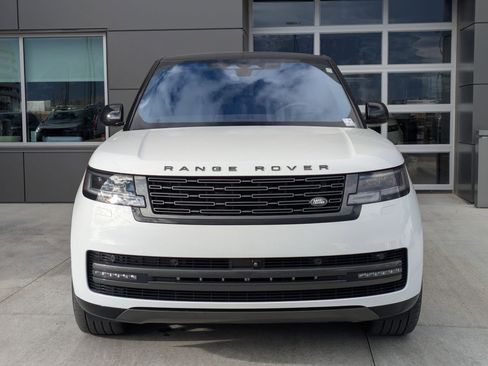 Used 2023 Land Rover Range Rover SE image 2