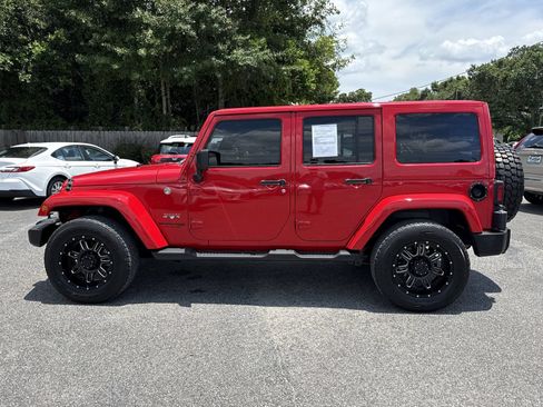 Used 2018 Jeep Wrangler Unlimited Sahara w/ Max Tow Package AWD/4WD image 2