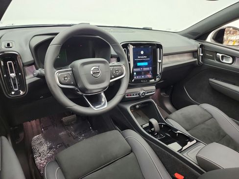 Used 2023 Volvo XC40 Recharge Ultimate w/ Protection Package Premier AWD/4WD image 14