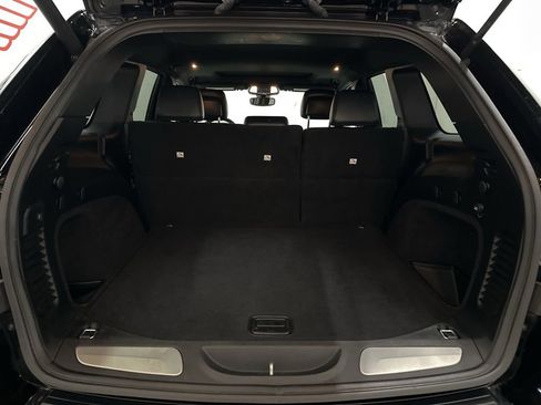 Used 2019 Jeep Grand Cherokee Limited AWD/4WD image 15