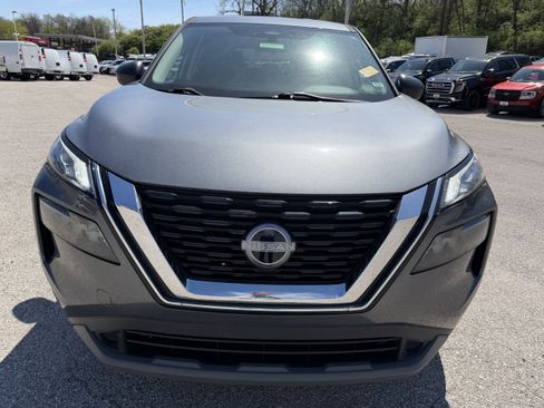 Used 2023 Nissan Rogue S image 2