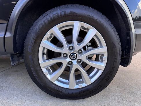 Used 2021 Nissan Rogue Sport S image 23