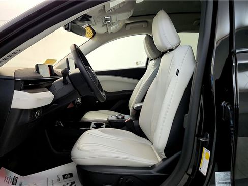 Used 2023 Ford Mustang Mach-E Premium image 35