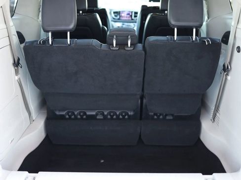 Used 2019 Chrysler Pacifica Limited FWD image 40