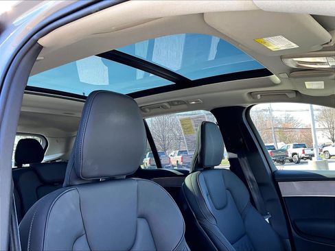 Used 2025 Volvo XC90 B6 Plus image 23