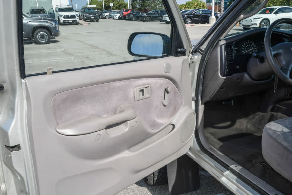 Used 2002 Toyota Tacoma PreRunner w/ Enhancement Pkg RWD image 25