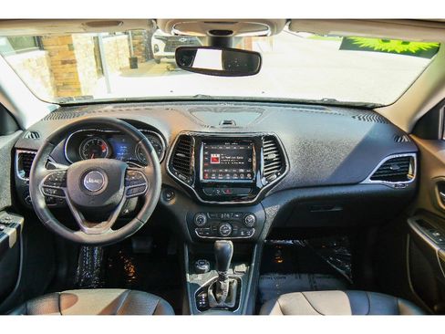 Used 2019 Jeep Cherokee Limited AWD/4WD image 12