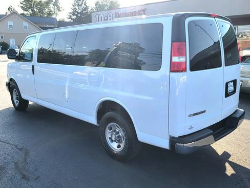 Used 2020 Chevrolet Express 3500 LT w/ LT Preferred Equipment Group RWD image 7