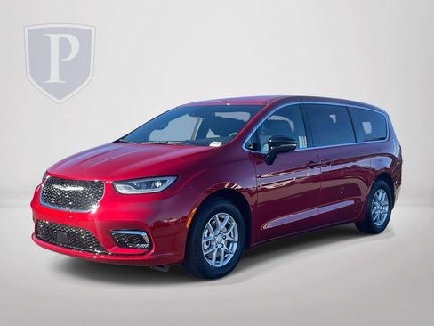 New 2026 Chrysler Pacifica Select FWD image 4