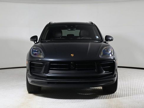 Certified 2024 Porsche Macan Base image 10