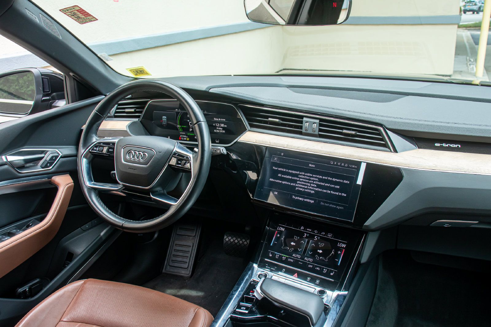 Used 2024 Audi Q8 e-tron Premium Plus w/ Premium Plus Package AWD/4WD image 18