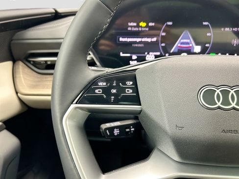 Used 2025 Audi Q5 Premium Plus w/ Premium Plus image 12