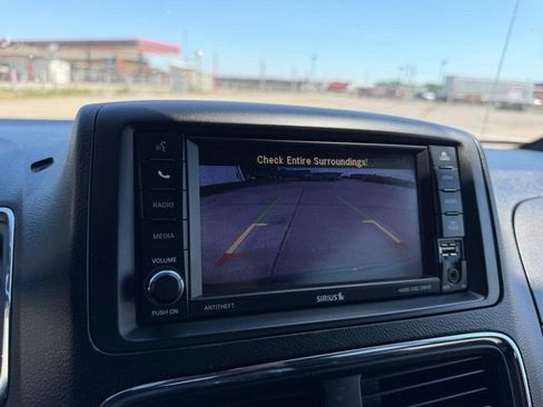Used 2020 Dodge Grand Caravan SXT FWD image 22