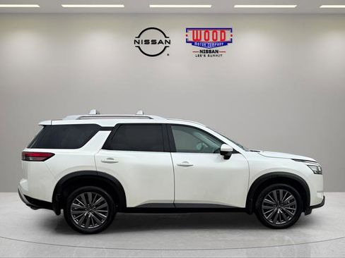 Used 2024 Nissan Pathfinder SL w/ SL Premium Package AWD/4WD image 2