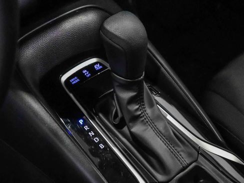 Used 2022 Toyota Corolla LE FWD image 19