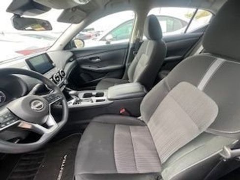 Used 2025 Nissan Sentra SV image 13