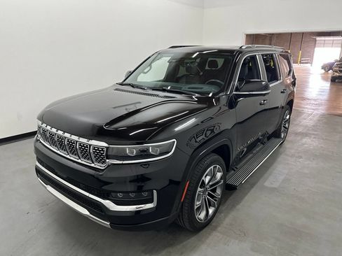 Used 2024 Jeep Grand Wagoneer Series III AWD/4WD image 24