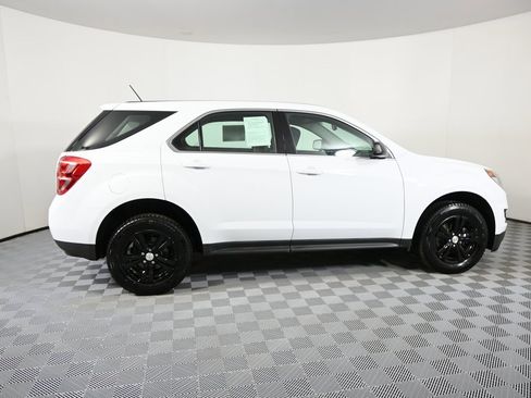 Used 2017 Chevrolet Equinox LS image 7