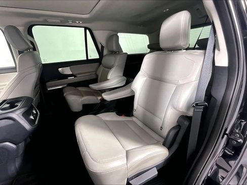 Used 2025 Ford Expedition Active AWD/4WD image 26