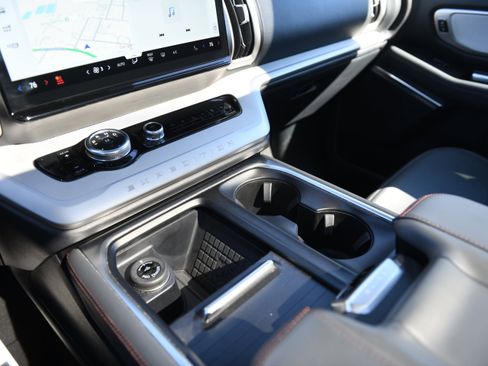 Used 2025 Ford Expedition Active image 20