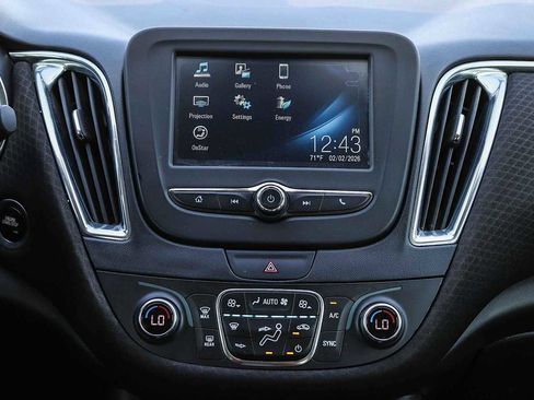 Used 2017 Chevrolet Malibu Hybrid image 13