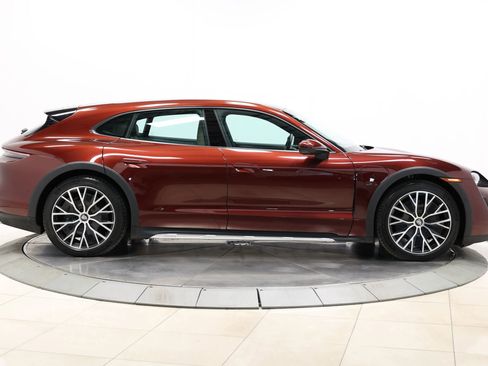 Used 2022 Porsche Taycan 4 Cross Turismo w/ Technology Package AWD/4WD image 61