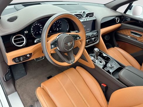 Used 2022 Bentley Bentayga image 9
