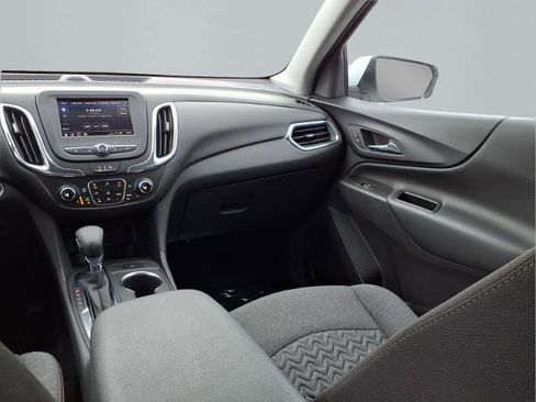 Used 2024 Chevrolet Equinox LT image 9