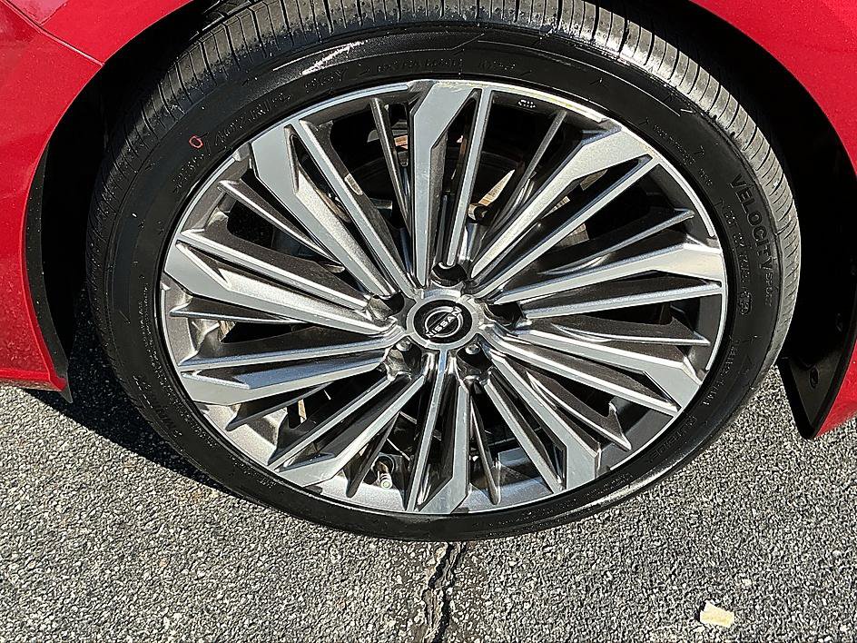Certified 2023 Nissan Altima 2.5 SL FWD image 8