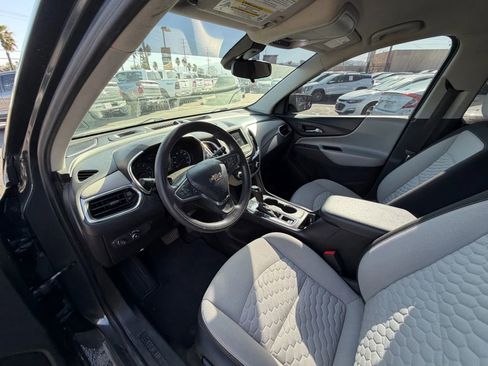 Used 2021 Chevrolet Equinox LS w/ LPO, Blackout Package FWD image 11
