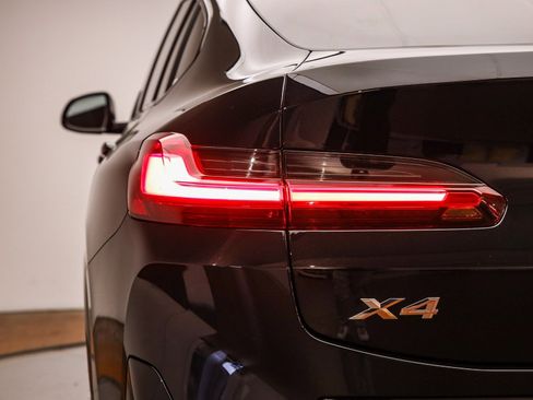 Used 2025 BMW X4 xDrive30i w/ Premium Package image 10