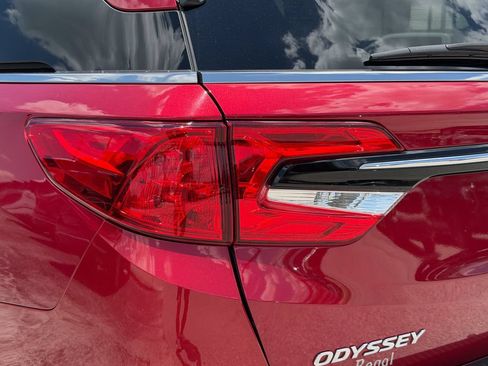 Used 2024 Honda Odyssey Touring image 11