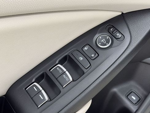 Used 2022 Honda Accord EX-L image 19