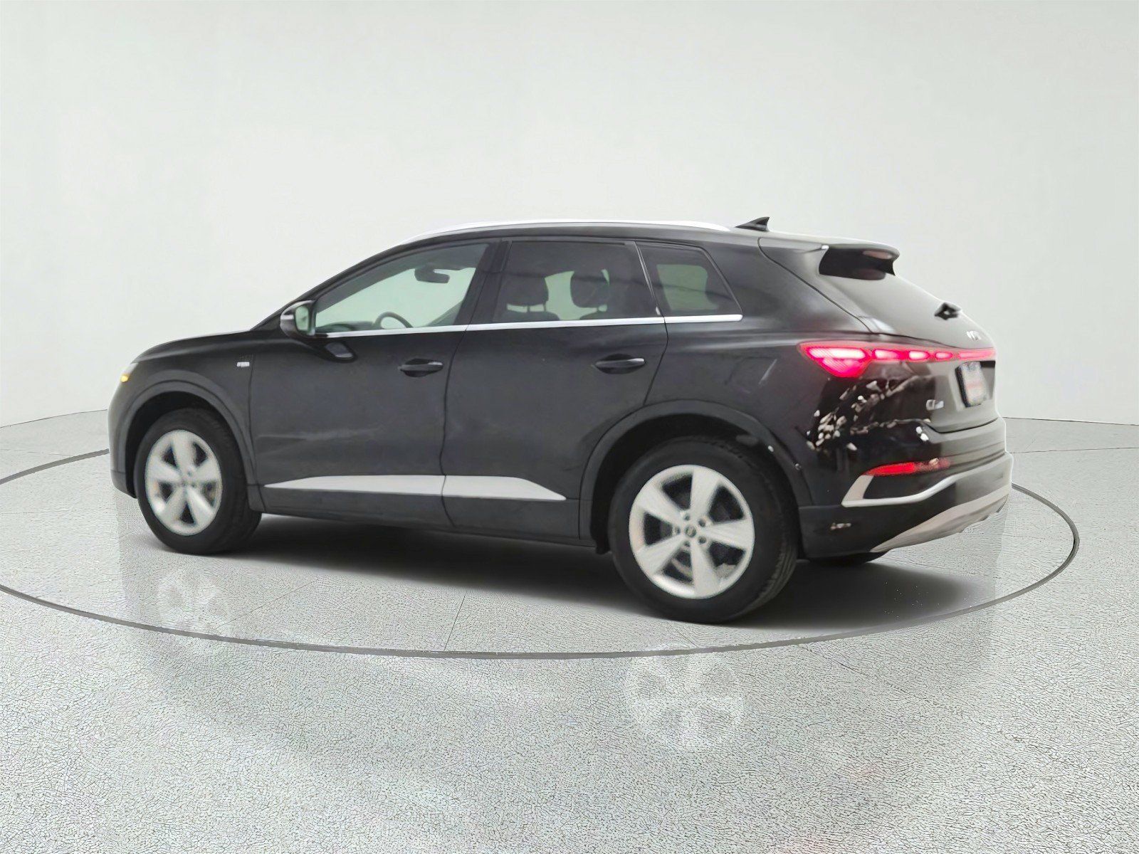 Used 2023 Audi Q4 e-tron Premium w/ Convenience Package AWD/4WD image 7