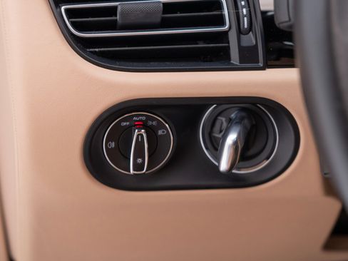 Certified 2023 Porsche Macan GTS image 30