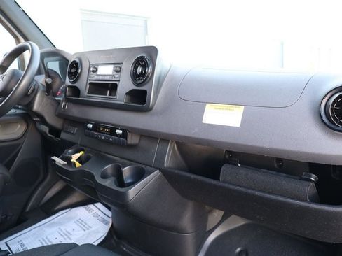 Used 2023 Mercedes-Benz Sprinter 2500 image 27
