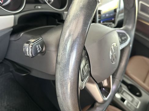 Used 2021 Volkswagen Atlas SE image 19