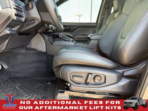 Used 2025 Toyota Tacoma TRD Pro AWD/4WD image 19
