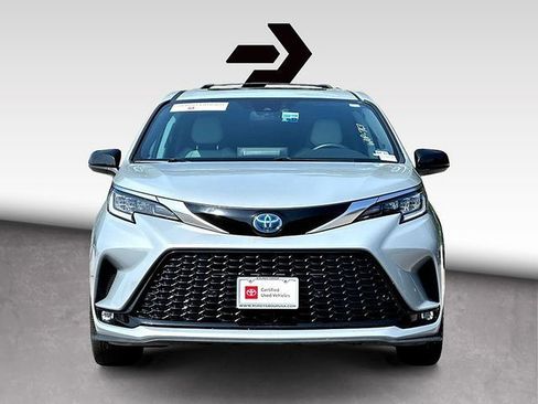 Certified 2023 Toyota Sienna XSE w/ XSE Plus Package FWD image 3