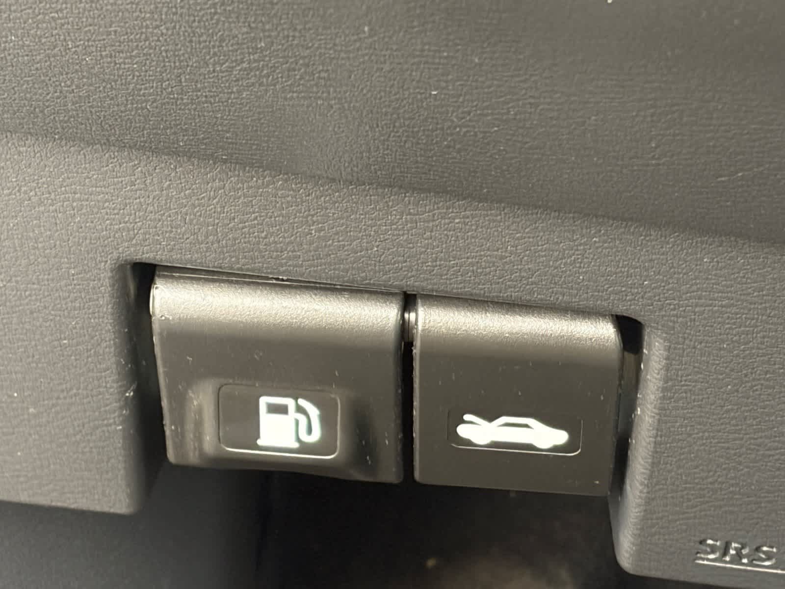 Certified 2019 Nissan Kicks SR FWD image 9