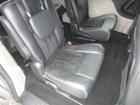 Used 2018 Dodge Grand Caravan SXT FWD image 13