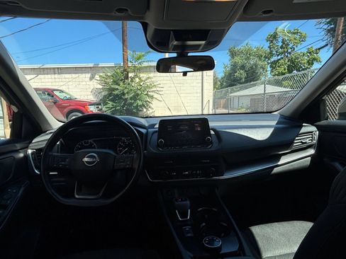 Used 2025 Nissan Rogue SV AWD/4WD image 33