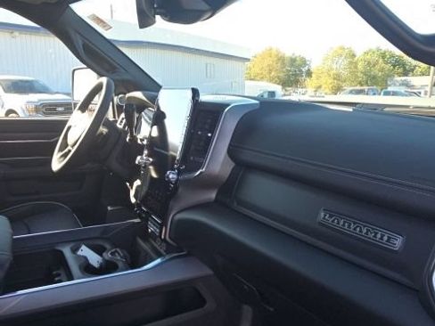 New 2027 RAM 3500 Laramie AWD/4WD image 32