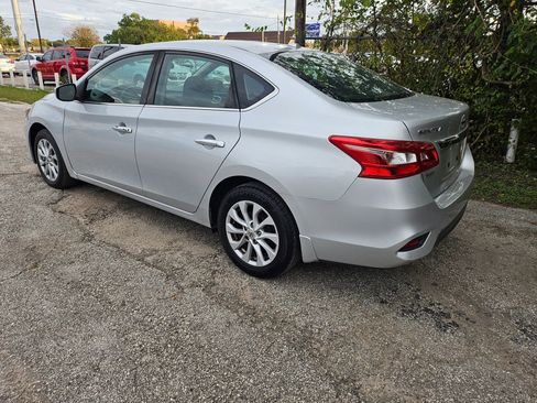 Used 2019 Nissan Sentra SV image 1
