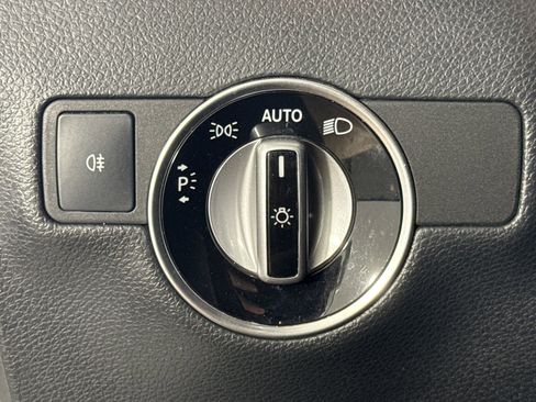 Used 2017 Mercedes-Benz B 250e image 26