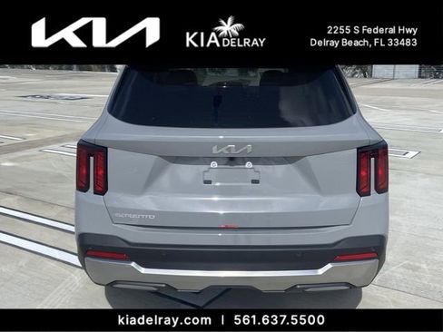 New 2026 Kia Sorento S image 4